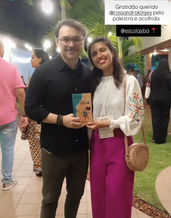 Lua Lordelo em evento com Rossandro Klingey, na Escola Yba